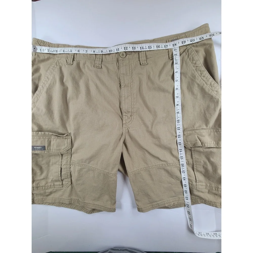 Wrangler Cargo Shorts Mens 44 Khaki Relaxed Fit Tech Pockets Utility Workwear